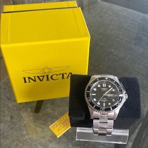 Invicta Men’s Black Dial Silver Bracelet Watch / deep diving